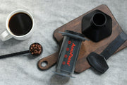 エアロプレス抽出ガイド, エアロプレス用コーヒー抽出ガイド, 簡単なコーヒー抽出, 家庭でコーヒーを抽出, エアロプレスの淹れ方, エアロプレスとは何ですか?